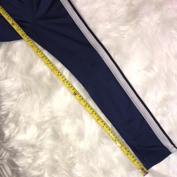 Pink Victoria Secret 1/4 zip sport top sz L - Picture 9 of 10